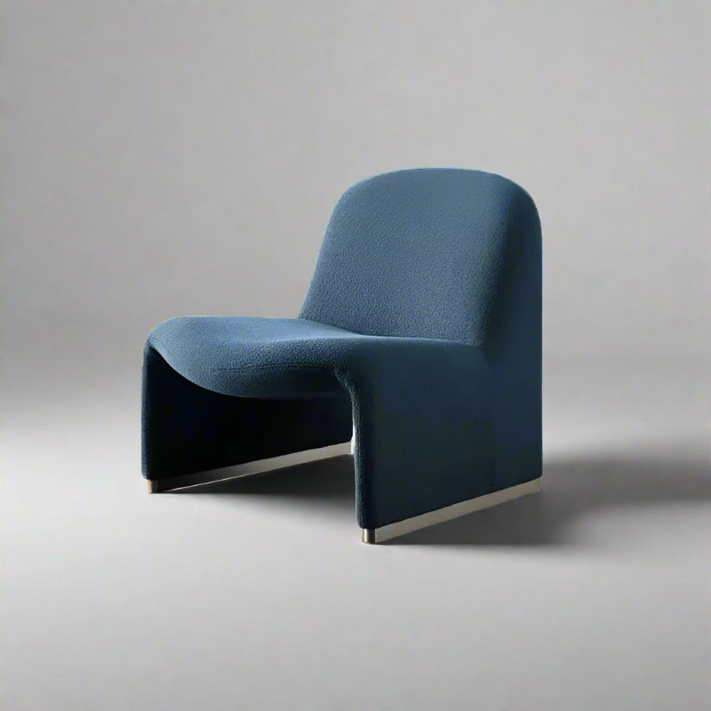 Contemporary Lounge Chair – Elegant and Cosy