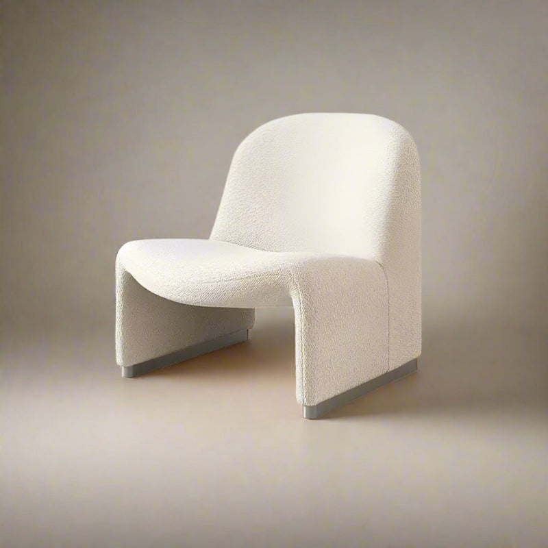 Contemporary Lounge Chair – Elegant and Cosy