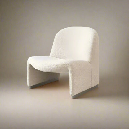 Contemporary Lounge Chair – Elegant and Cosy